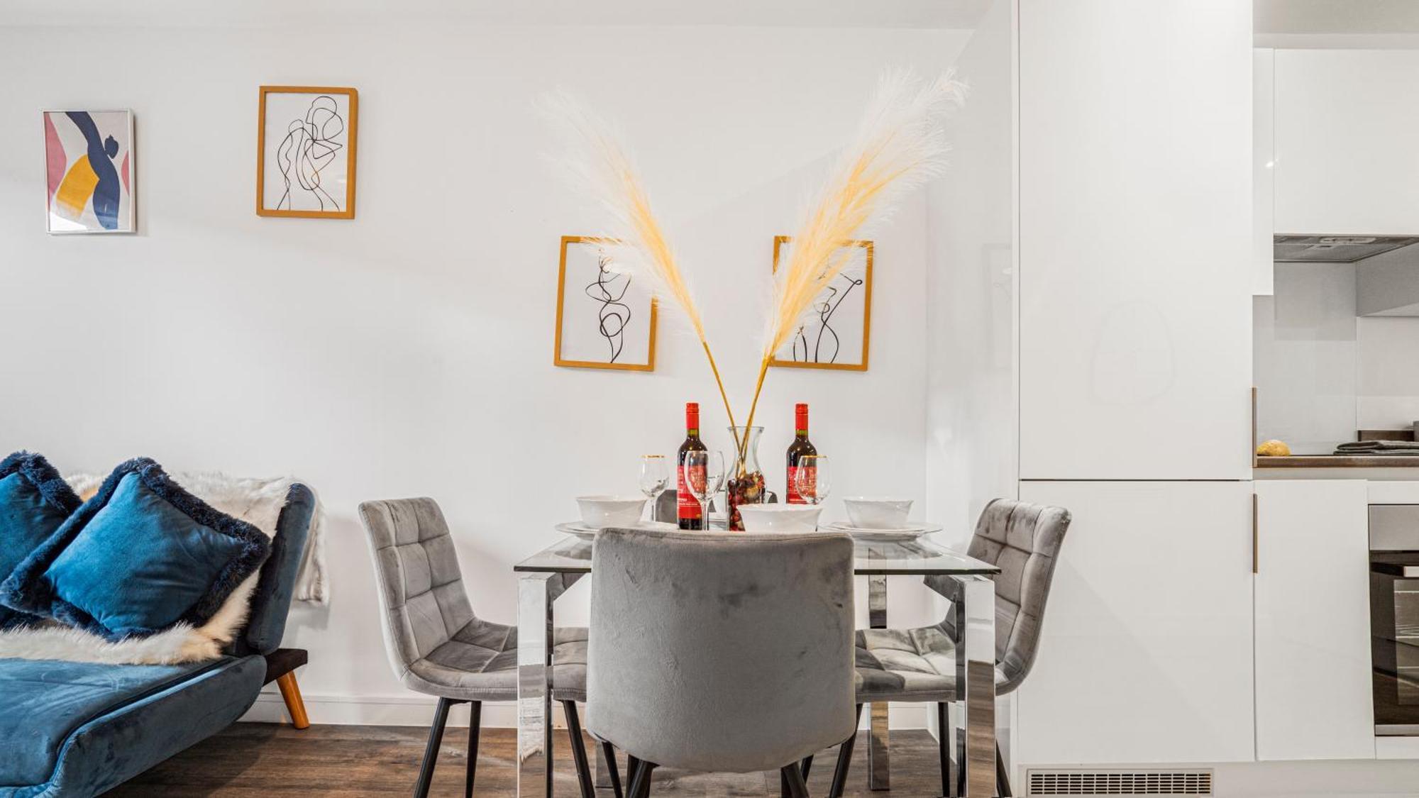 Oceanic Bliss: 2 Bed 2 Bath + Free Park + Netflix Apartamento Birmingham Exterior foto